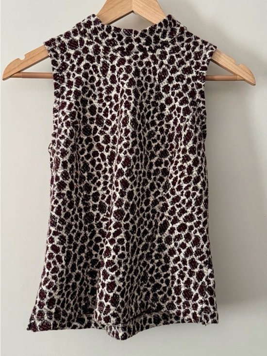 Anthropologie Tops - Anthropologie Akemi + Kin Leopard Print Sleeveless Top Mock Neck